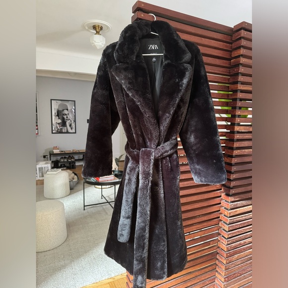 Faux fur Zara black coat - Picture 1 of 5